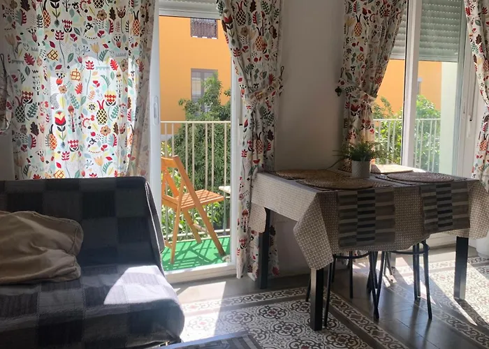 Violeta With Cozy Balcony * Σεβίλλη