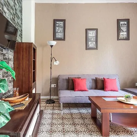 Violeta With Cozy Balcony Apartament Sewilla