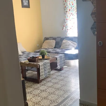 Violeta With Cozy Balcony Apartament